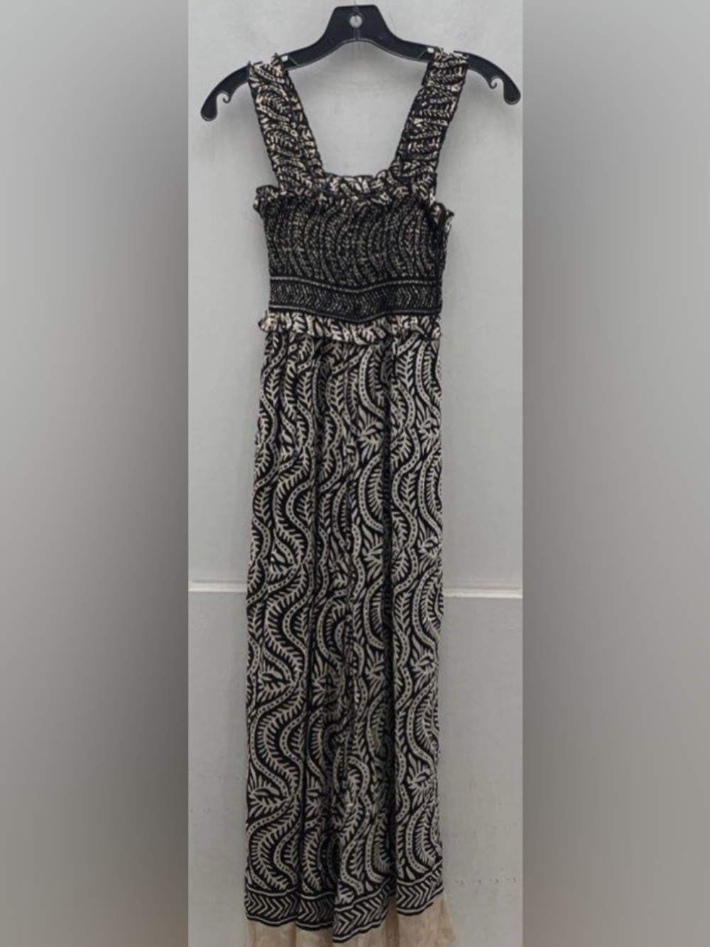 NWT  Urban Outfitters/UO Flowy Botanical Olive Leaf Smocked Jumpsuit

Size: XS